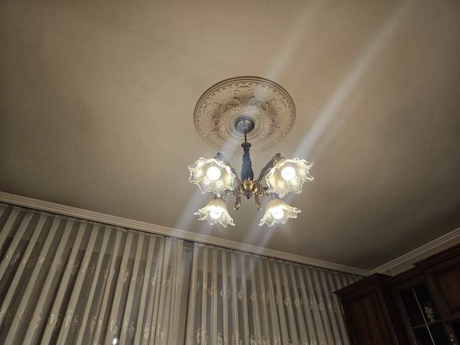 Montaż żyrandola sufitowego w Krakowie – profesjonalny elektryk AGEL-ELEKTRYKA