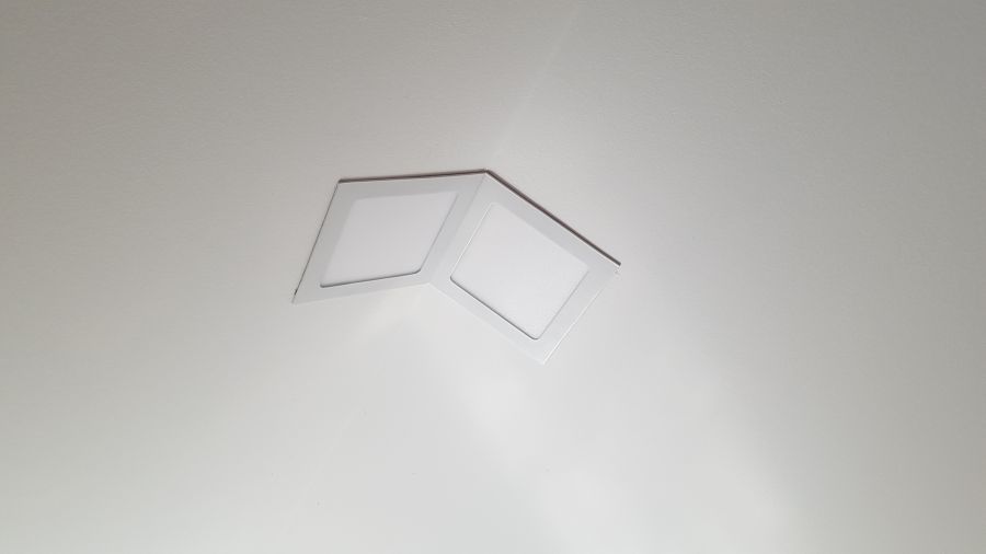 Plafon LED podtynkowy – montaż lampy sufitowej w Krakowie przez AGEL-ELEKTRYKA